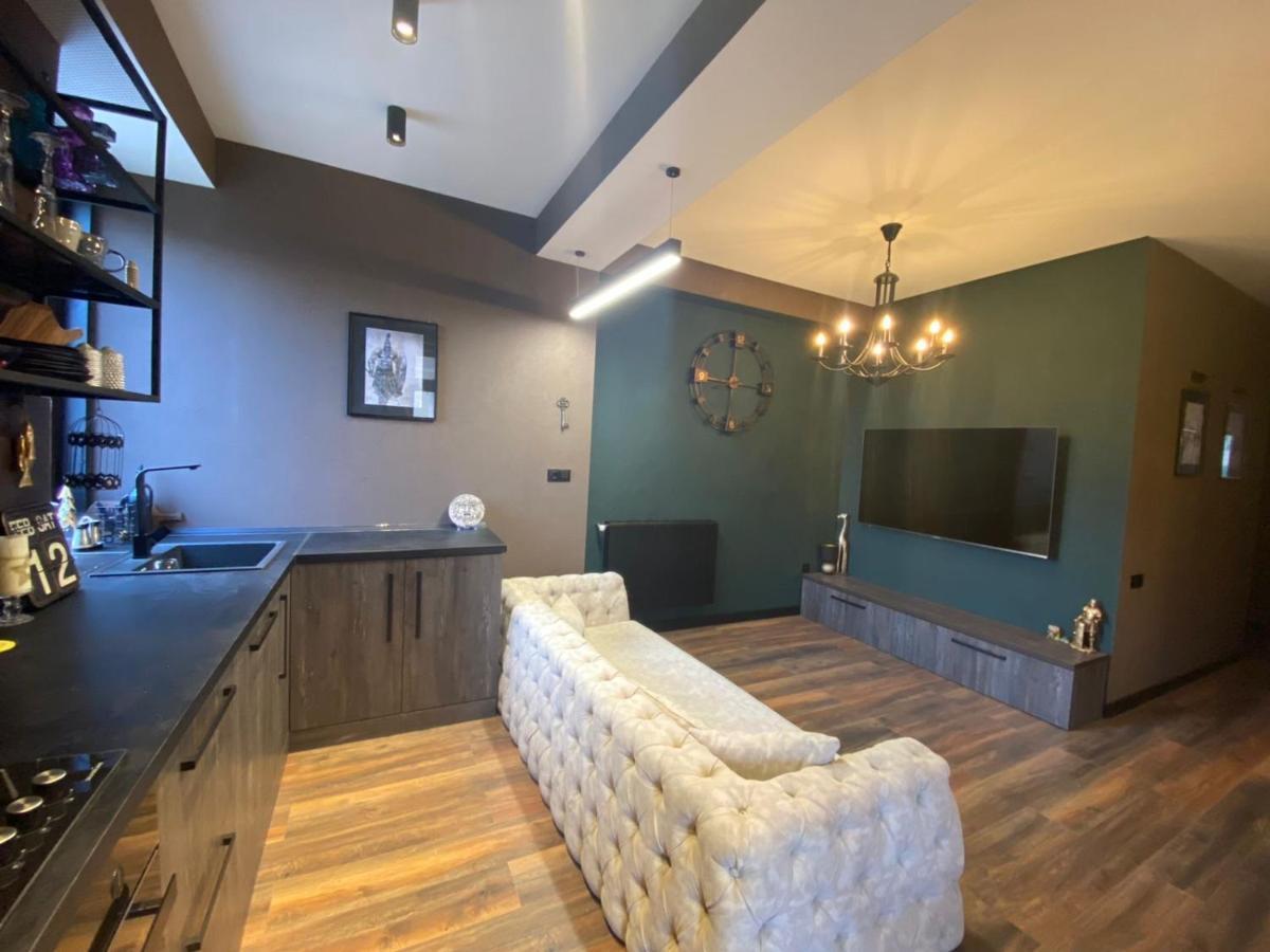 New Apartment With Terrace Tbilisi Exterior foto