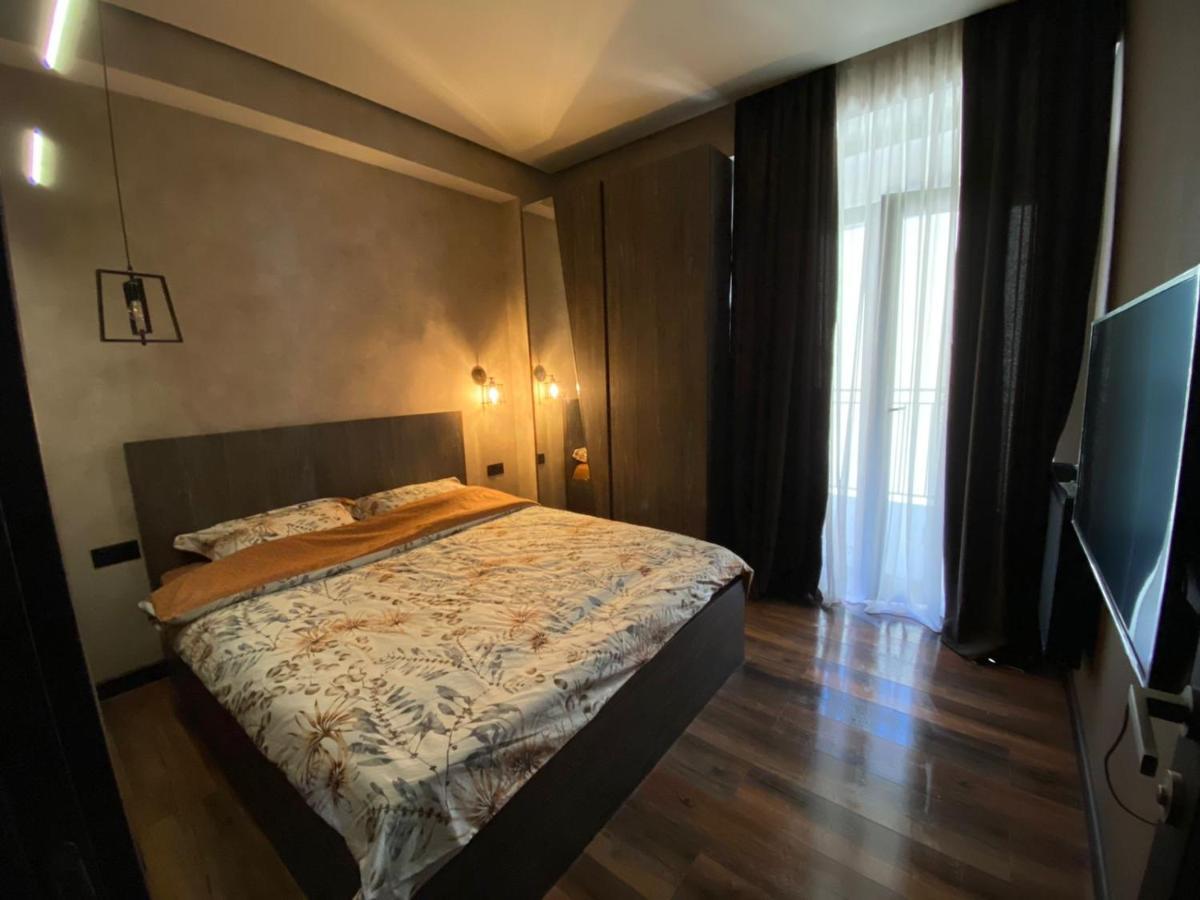 New Apartment With Terrace Tbilisi Exterior foto