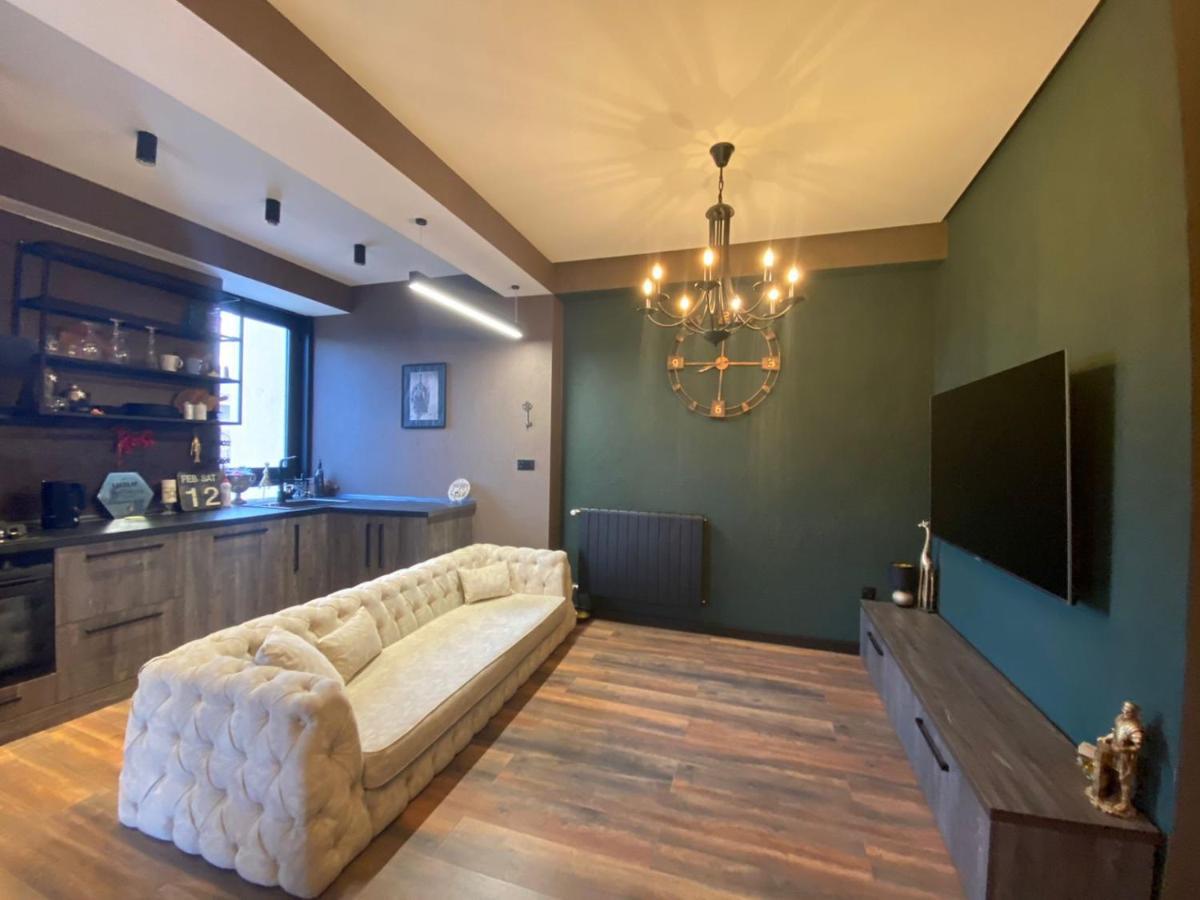 New Apartment With Terrace Tbilisi Exterior foto