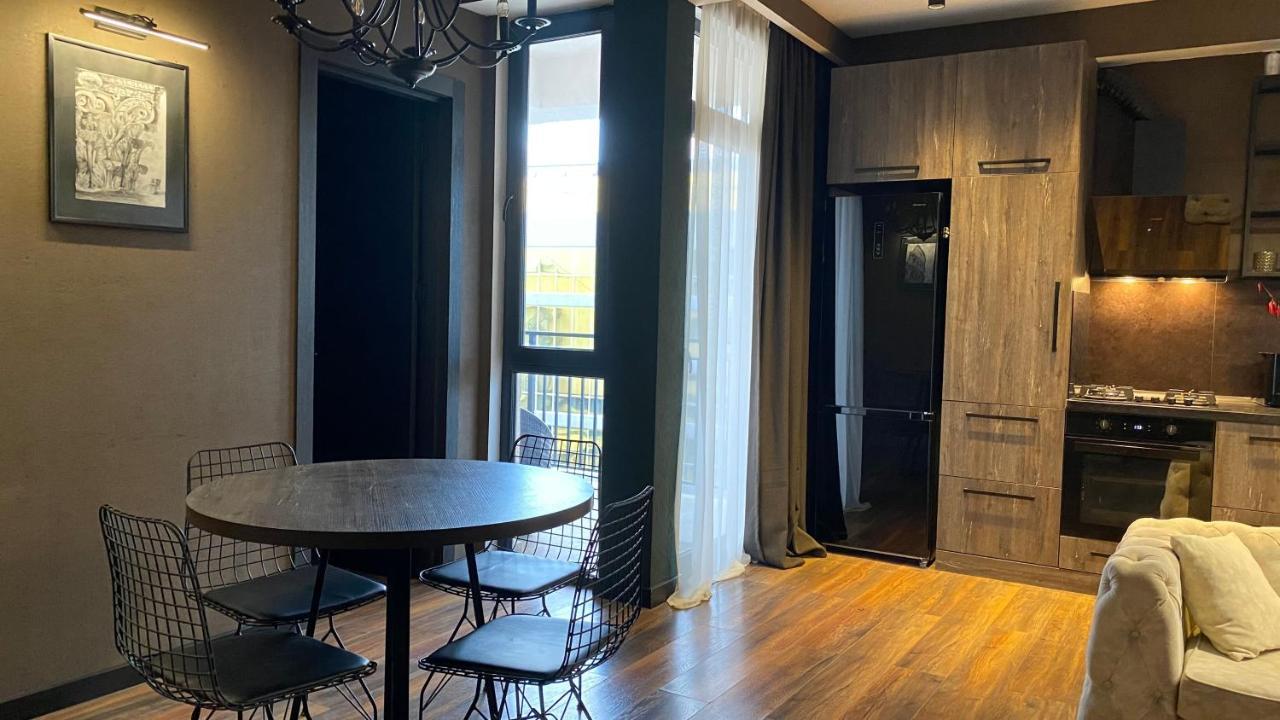 New Apartment With Terrace Tbilisi Exterior foto