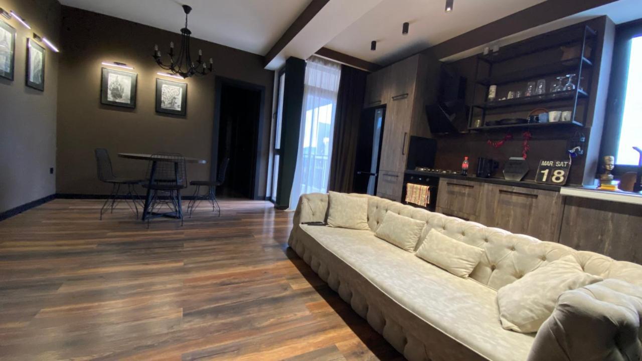 New Apartment With Terrace Tbilisi Exterior foto